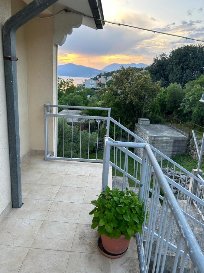Lazarus Bigova Apartments Tivat Exteriör bild