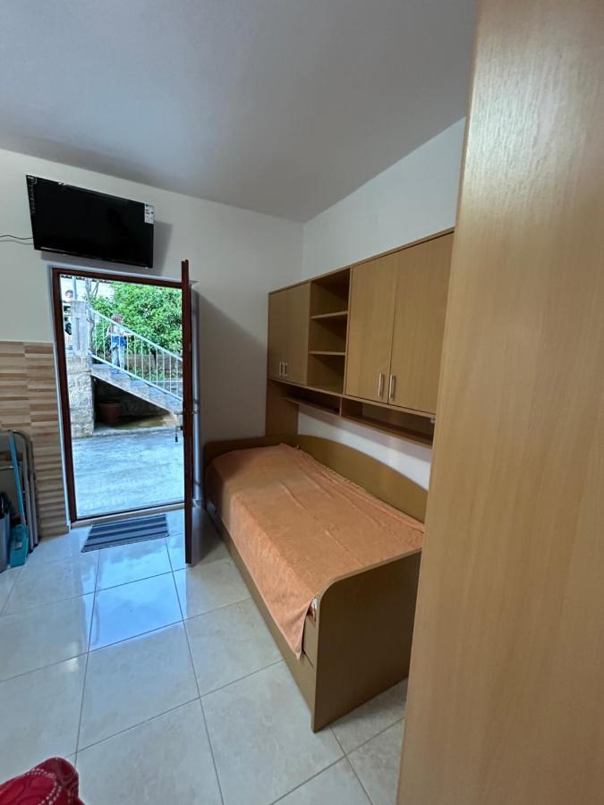 Lazarus Bigova Apartments Tivat Exteriör bild