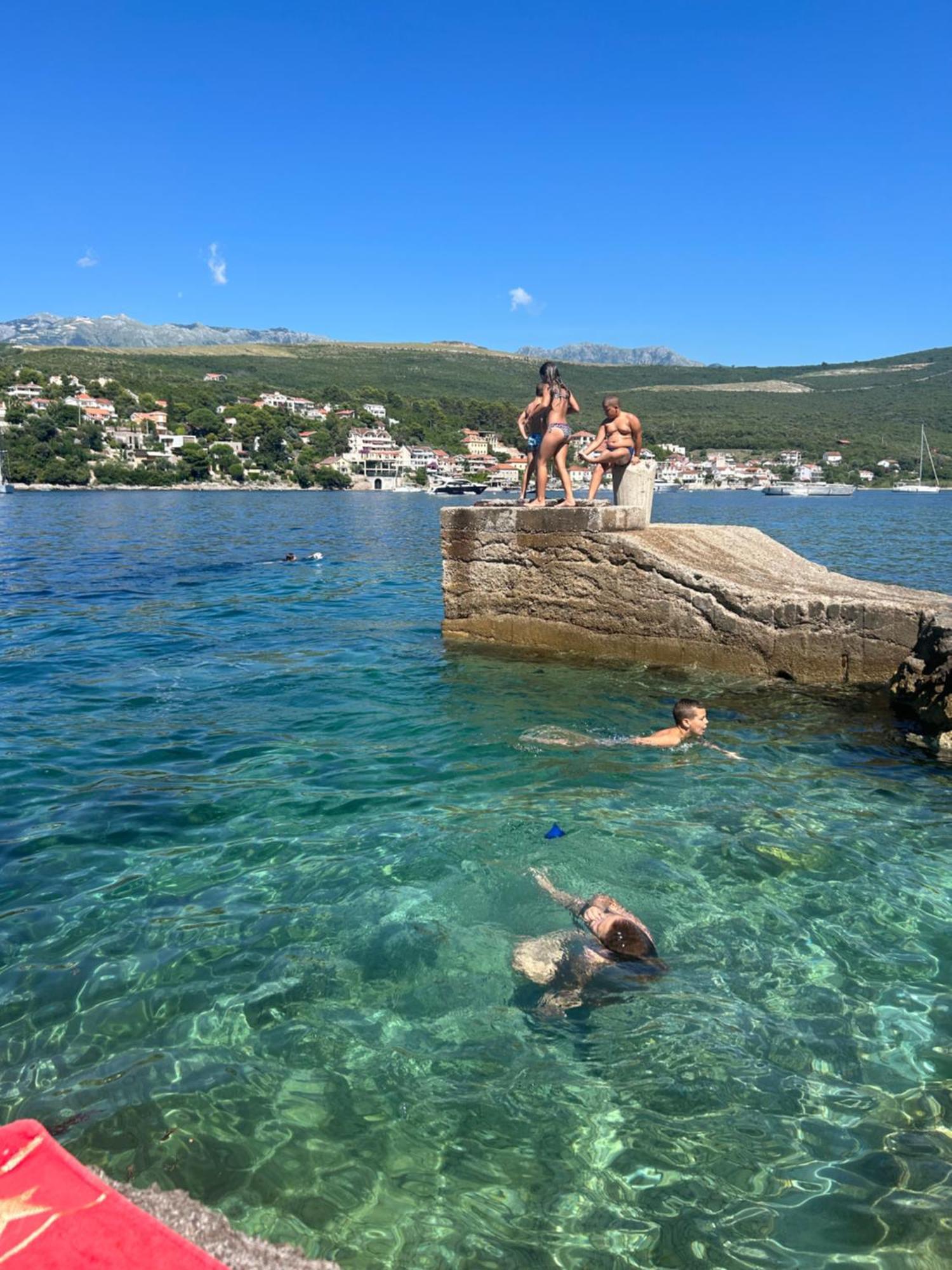 Lazarus Bigova Apartments Tivat Exteriör bild
